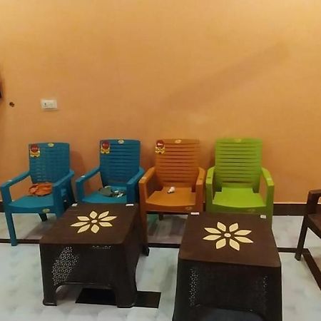 Aadi Shakti Bhawan Hotell Ayodhya Eksteriør bilde
