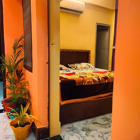 Aadi Shakti Bhawan Hotell Ayodhya Eksteriør bilde