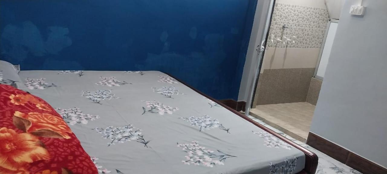 Aadi Shakti Bhawan Hotell Ayodhya Eksteriør bilde